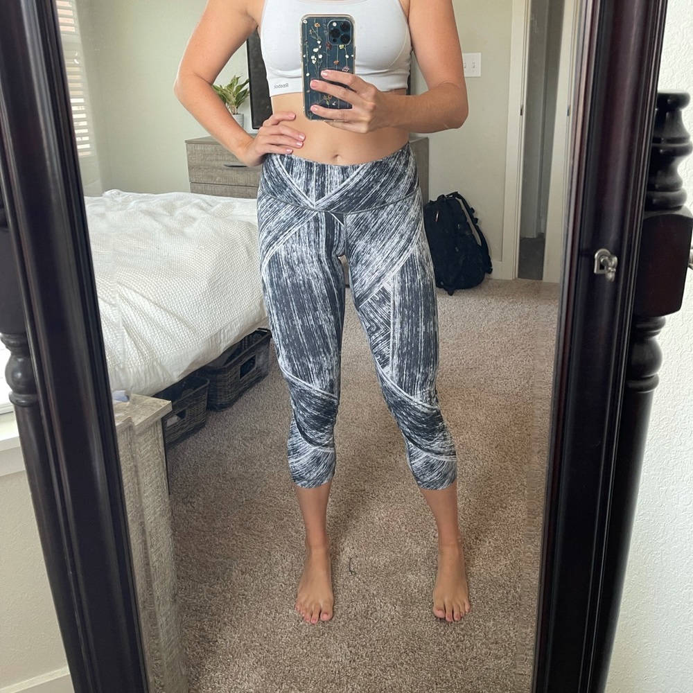 LULULEMON crop leggings